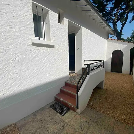 Villa Sandrine Au Calme Jardin *