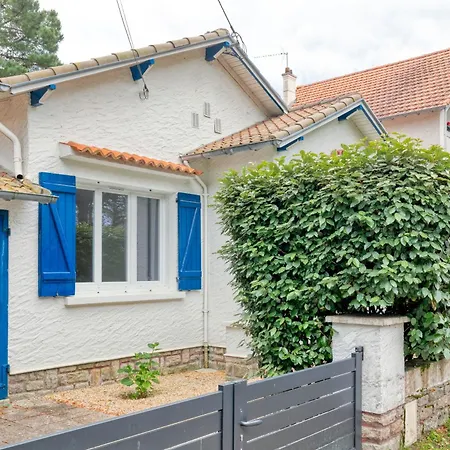 Vila Sandrine Au Calme Jardin